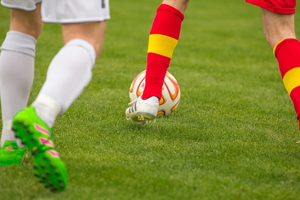 Comment bien suivre une saison de football sans rien manquer ?